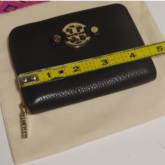 Tory Burch Pebbled Card Holder & Coin Pouch with Gold Emblem & Dustbag (EUC) - Picture 6 of 10